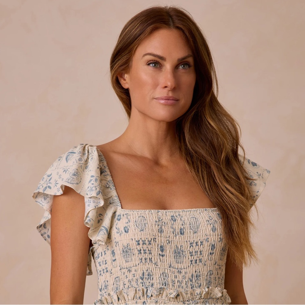 Rylee + Cru Cream Maxi Dress with Elegant Silhouette - Picture 4 of 5